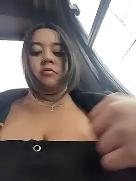 Snapshot of Cristal__04 chatting on 11/28/25, 06:54 Cristal 04 online show from 11/28/25, 06:54