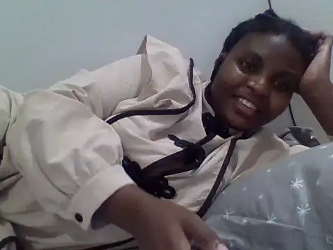 Snapshot of queenzuena chatting on 07/22/26, 08:33 queenzuena online show from 07/22/26, 08:33