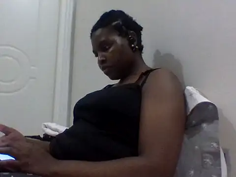 Snapshot of queenzuena chatting on 07/29/26, 07:23 queenzuena online show from 07/29/26, 07:23