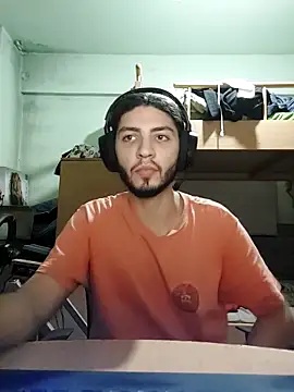 Snapshot of kleineid77 chatting on 11/04/25, 07:24 kleineid77 online show from 11/04/25, 07:24