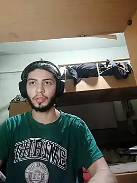 Snapshot of kleineid77 chatting on 11/24/25, 10:31 kleineid77 online show from 11/24/25, 10:31