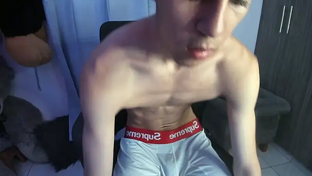 Snapshot of isaaclatino chatting on 11/10/25, 07:29 isaaclatino online show from 11/10/25, 07:29