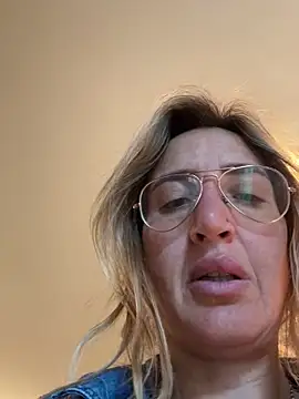 Snapshot of casalinga88 chatting on 02/15/25, 07:49 casalinga88 online show from 02/15/25, 07:49