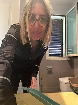 Snapshot of casalinga88 chatting on 03/02/25, 11:18 casalinga88 online show from 03/02/25, 11:18