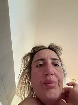Snapshot of casalinga88 chatting on 03/07/25, 06:46 casalinga88 online show from 03/07/25, 06:46
