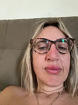 Snapshot of casalinga88 chatting on 03/08/25, 08:22 casalinga88 online show from 03/08/25, 08:22