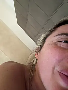 Snapshot of casalinga88 chatting on 03/19/25, 06:57 casalinga88 online show from 03/19/25, 06:57