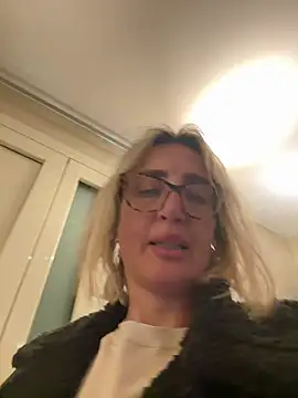 Snapshot of casalinga88 chatting on 03/21/25, 05:56 casalinga88 online show from 03/21/25, 05:56
