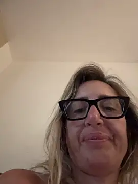 Snapshot of casalinga88 chatting on 09/17/25, 05:31 casalinga88 online show from 09/17/25, 05:31