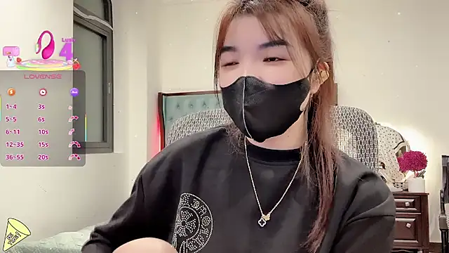 Berrysweet 68 online show from 10/28/25, 02:31