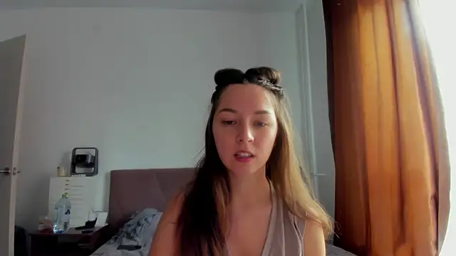 Adela Vetta online show from 10/12/25, 08:24