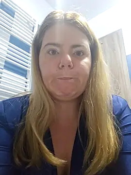 Snapshot of KarlyGray10 chatting on 09/16/25, 06:36 KarlyGray10 online show from 09/16/25, 06:36