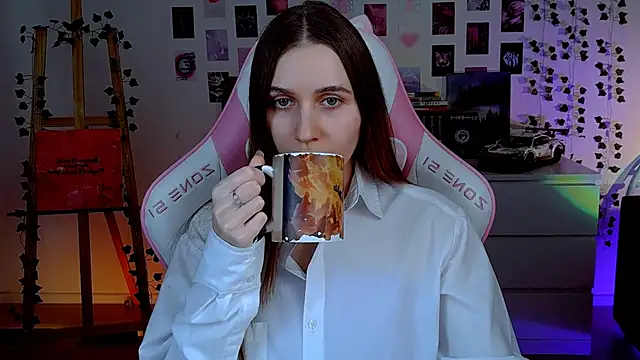 AliceCharmy online show from 09/18/25, 04:42