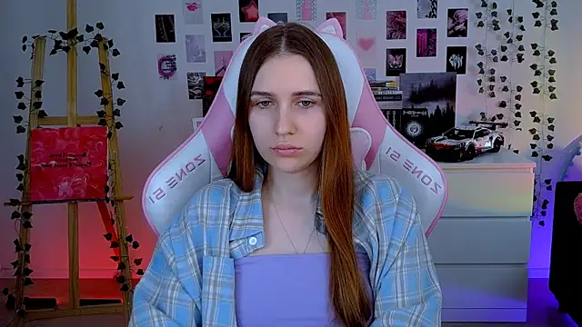 AliceCharmy online show from 10/13/25, 06:24