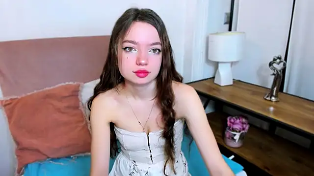 GraceLips online show from 12/06/24, 06:37