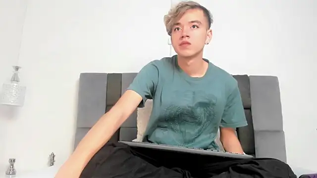Snapshot of bunny_maxi chatting on 12/09/24, 12:30 bunny maxi online show from 12/09/24, 12:30