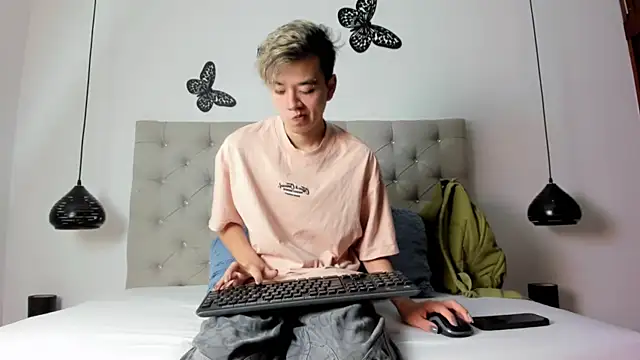 Snapshot of bunny_maxi chatting on 01/02/25, 12:35 bunny maxi online show from 01/02/25, 12:35