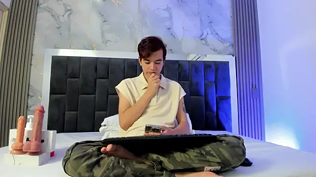 bunny maxi online show from 09/25/25, 01:04