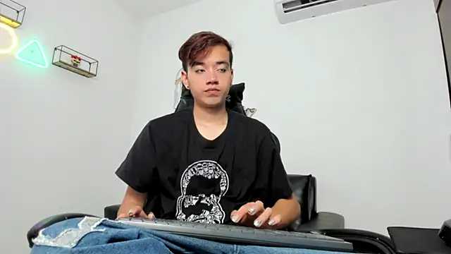 bunny maxi online show from 11/03/25, 12:39