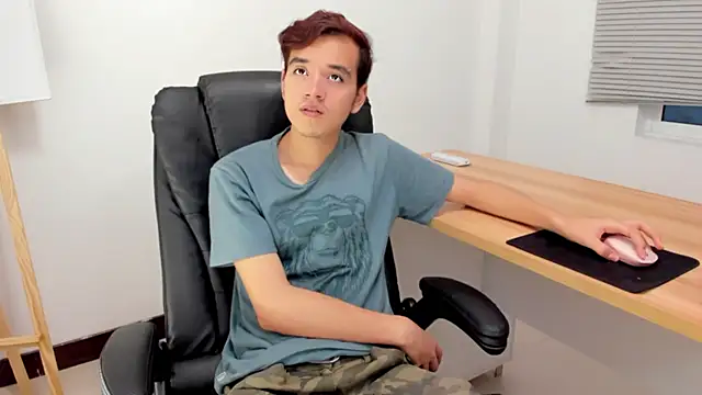 bunny maxi online show from 12/04/25, 12:47