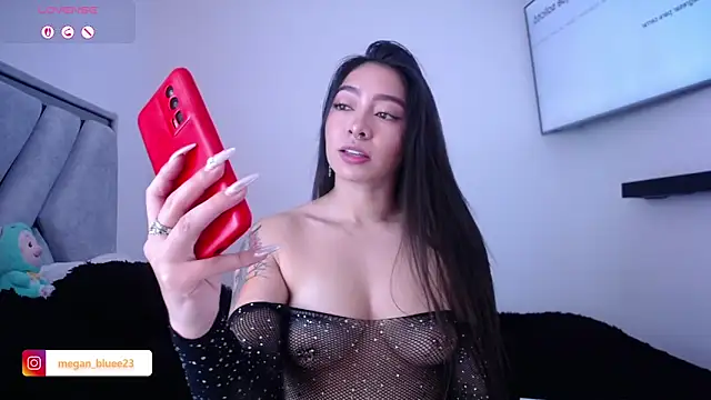 megan bluee23 online show from 10/01/25, 03:51