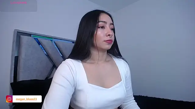 megan bluee23 online show from 10/29/25, 04:09