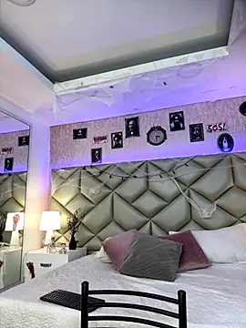 Snapshot of Brenda_Garcia chatting on 10/13/25, 07:14 Brenda Garcia online show from 10/13/25, 07:14