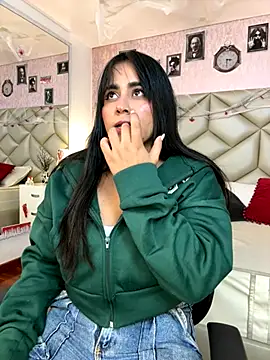 Snapshot of Brenda_Garcia chatting on 10/28/25, 08:22 Brenda Garcia online show from 10/28/25, 08:22