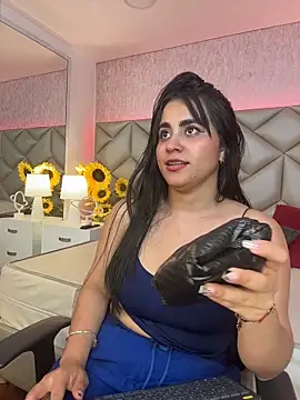 Snapshot of Brenda_Garcia chatting on 11/20/25, 08:30 Brenda Garcia online show from 11/20/25, 08:30