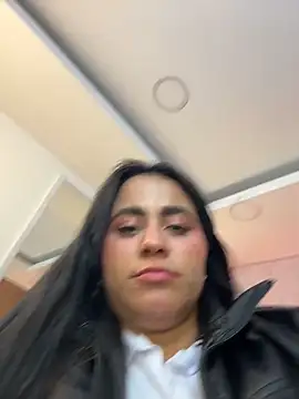 Snapshot of Brenda_Garcia chatting on 11/21/25, 09:57 Brenda Garcia online show from 11/21/25, 09:57