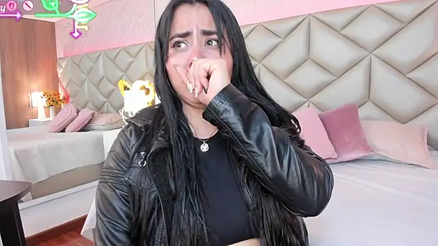 Snapshot of Brenda_Garcia chatting on 11/25/25, 08:42 Brenda Garcia online show from 11/25/25, 08:42