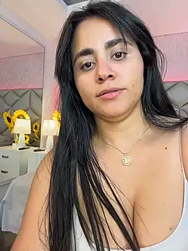 Snapshot of Brenda_Garcia chatting on 11/29/25, 07:39 Brenda Garcia online show from 11/29/25, 07:39