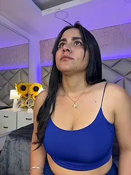 Snapshot of Brenda_Garcia chatting on 12/18/25, 08:26 Brenda Garcia online show from 12/18/25, 08:26