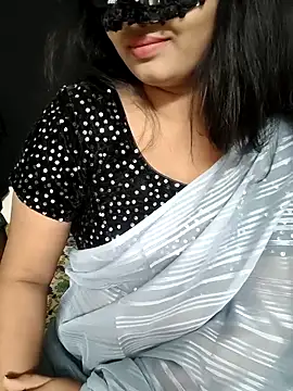 Snapshot of Magical-Couple-telugu chatting on 04/19/26, 02:05 Magical-Couple-telugu online show from 04/19/26, 02:05