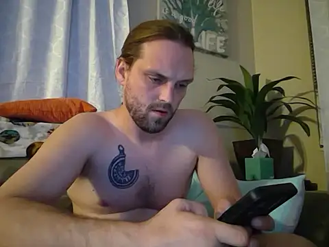 Snapshot of VitaminDrewFl chatting on 03/24/26, 02:38 VitaminDrewFl online show from 03/24/26, 02:38