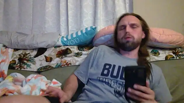 Snapshot of VitaminDrewFl chatting on 04/03/26, 02:42 VitaminDrewFl online show from 04/03/26, 02:42