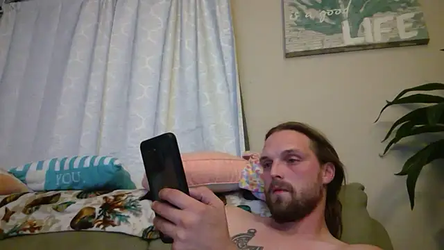 Snapshot of VitaminDrewFl chatting on 04/07/26, 02:23 VitaminDrewFl online show from 04/07/26, 02:23