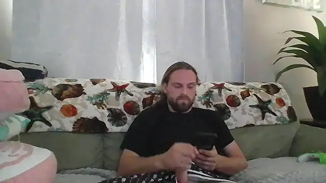 Snapshot of VitaminDrewFl chatting on 05/05/26, 06:49 VitaminDrewFl online show from 05/05/26, 06:49