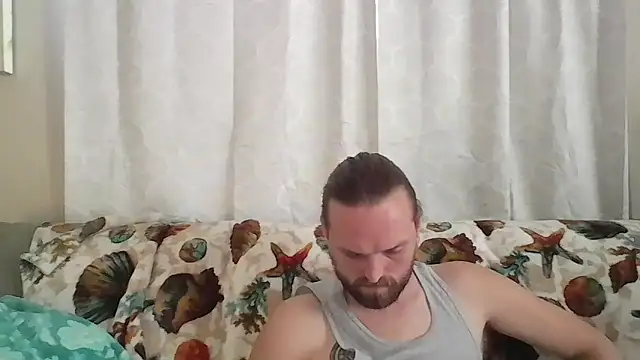 Snapshot of VitaminDrewFl chatting on 05/13/26, 12:46 VitaminDrewFl online show from 05/13/26, 12:46