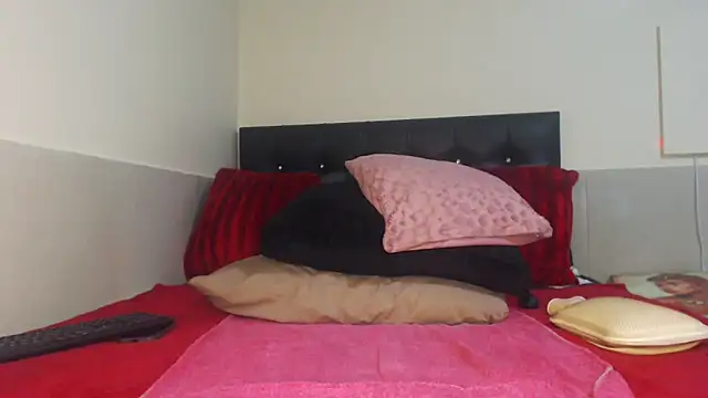 Fiercefoxxy online show from 05/14/26, 08:21