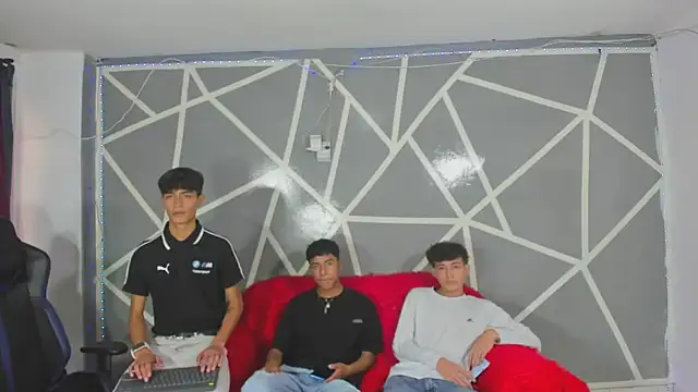 oliverhot2005 online show from 01/15/25, 06:08