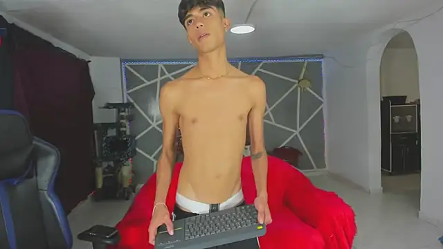 oliverhot2005 online show from 01/29/25, 04:26