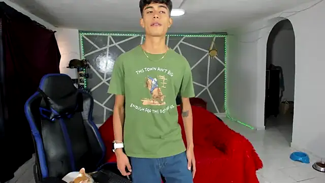 oliverhot2005 online show from 01/31/25, 06:03