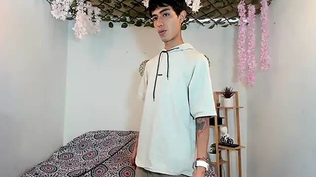 oliverhot2005 online show from 09/13/25, 03:45