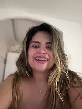 Snapshot of melanny10 chatting on 12/01/24, 04:29 melanny10 online show from 12/01/24, 04:29