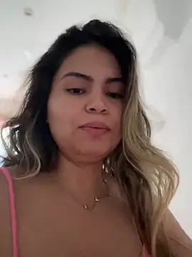 Snapshot of melanny10 chatting on 12/15/24, 08:41 melanny10 online show from 12/15/24, 08:41