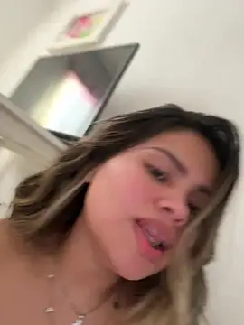 Snapshot of melanny10 chatting on 01/01/25, 03:14 melanny10 online show from 01/01/25, 03:14