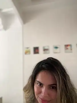 Snapshot of melanny10 chatting on 01/24/25, 02:08 melanny10 online show from 01/24/25, 02:08