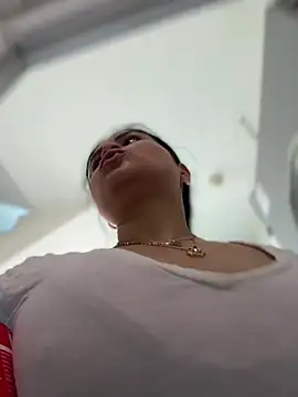 Snapshot of melanny10 chatting on 02/01/25, 12:37 melanny10 online show from 02/01/25, 12:37