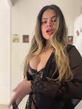 Snapshot of melanny10 chatting on 02/23/25, 08:28 melanny10 online show from 02/23/25, 08:28